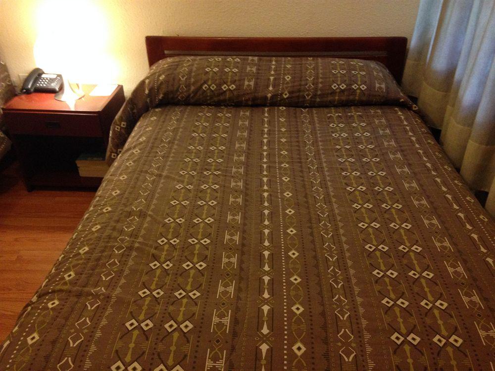 Alston Inn Hotel Quito Bagian luar foto