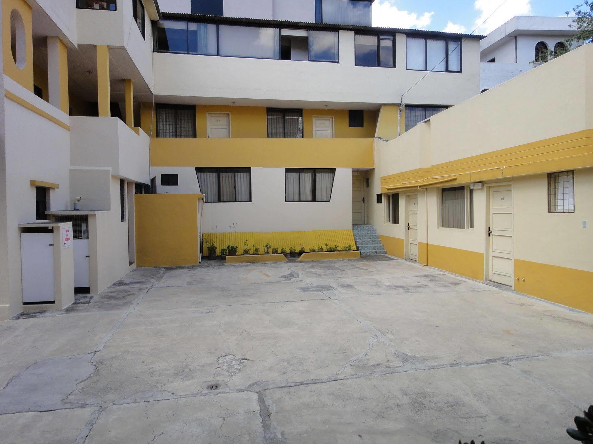Alston Inn Hotel Quito Bagian luar foto