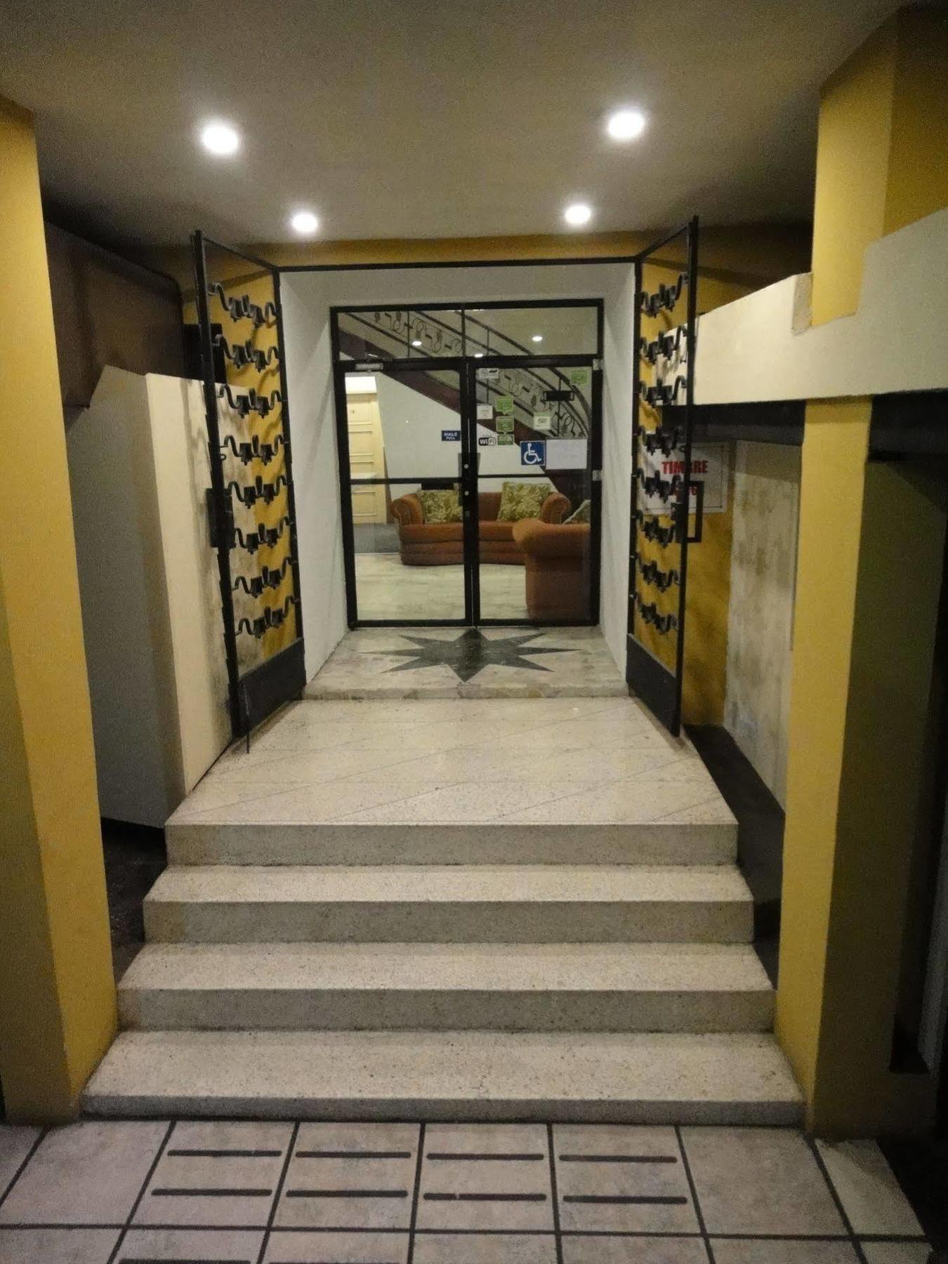 Alston Inn Hotel Quito Bagian luar foto
