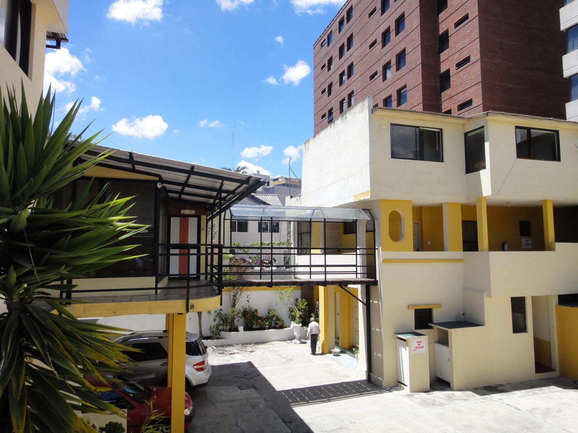 Alston Inn Hotel Quito Bagian luar foto